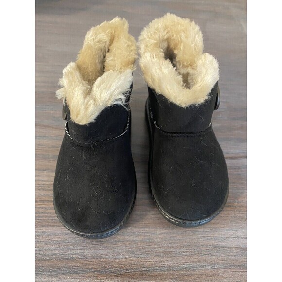 China Buttons City fuzzy Winter Pull on boots Black size 22 / 6 US baby boy girl - Picture 6 of 10